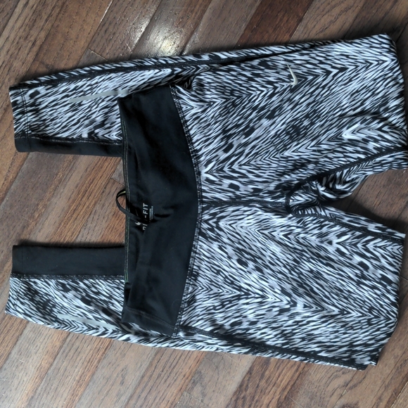 Nike running leggings - Picture 2 of 3